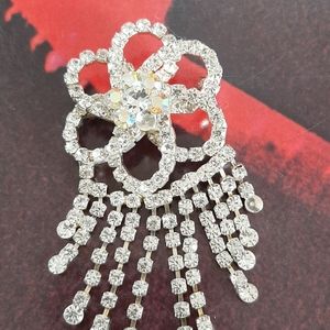 Vintage • rhinestone pin brooch